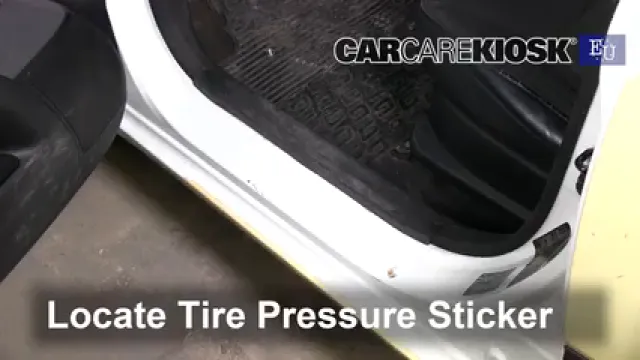 2012 Hyundai i10 Era 1.1L 4 Cyl. Tires & Wheels Check Tire Pressure